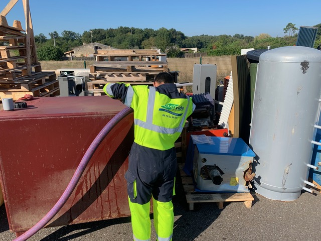 Ecovide Environnement Pompage Hydrocarbure Gironde Degazage De Cuve A Fuel 2