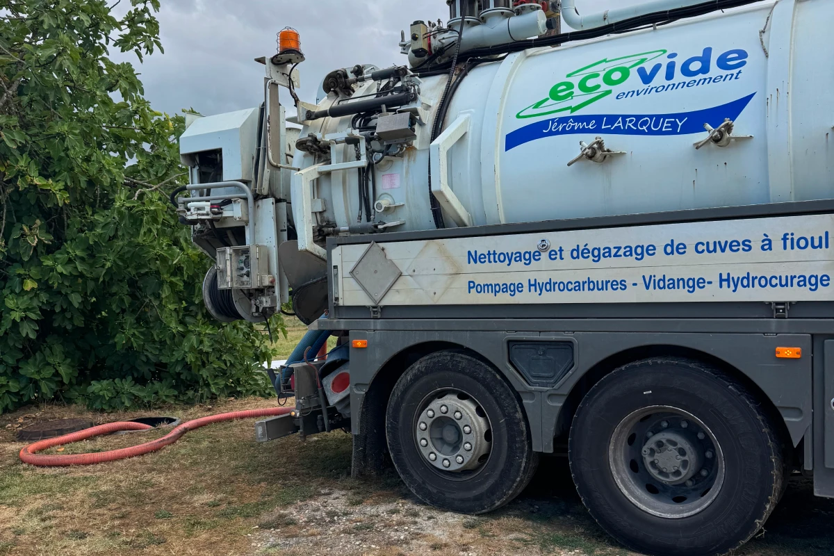 Ecovide Environnement Pompage Hydrocarbure Gironde Img 5006 1
